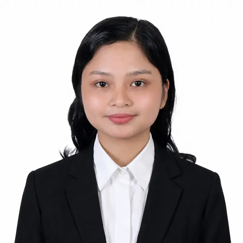 Regine Laguilles headshot photo