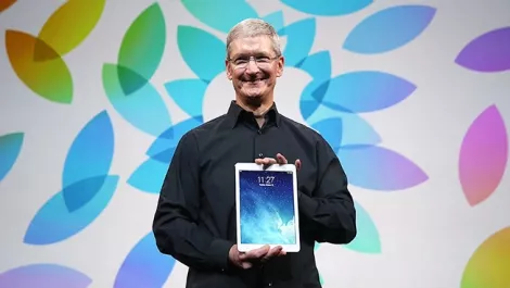 Tim cook ipad air hed 2013