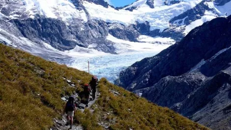 Cascade saddle tramping