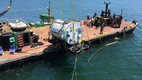 Microsoft takes the cloud data center to the ocean depths